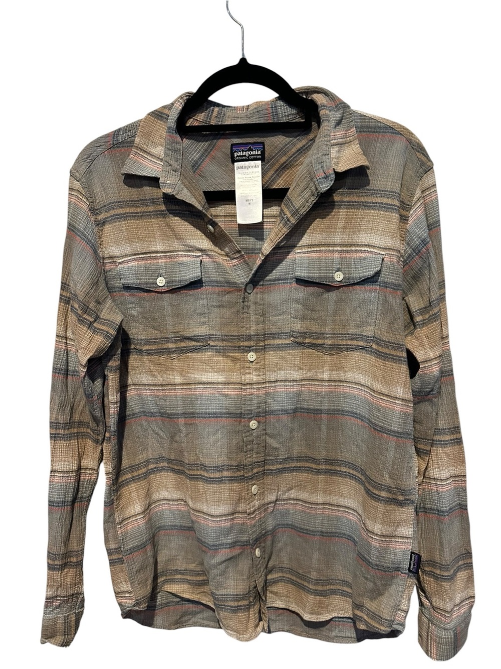 Patagonia Men's 100% Organic Cotton A/C Long Sleeve Steersman Shirt in a Medium